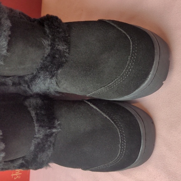 Style & Co Genuine Suede Fluffy Black Witty Black  Boots size 5 - Picture 3 of 8